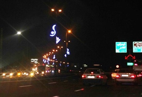 نورپردازی ورودی شرقی شهر توسط شهرداری منطقه ۵