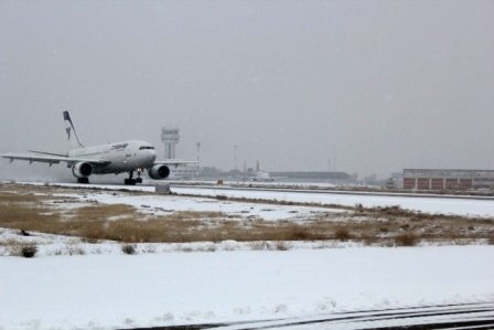 برقراری پروازهای فرودگاه تبریز با وجود بارش برف