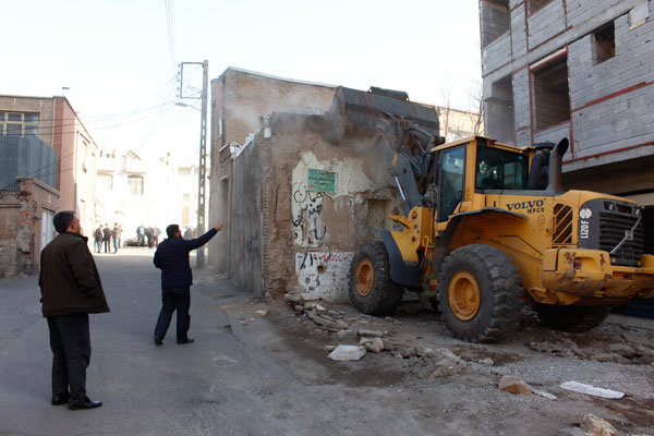 عملیات تملک، تخریب و بازگشائی املاک «۱۸متری شهید طاهری» آغاز شد