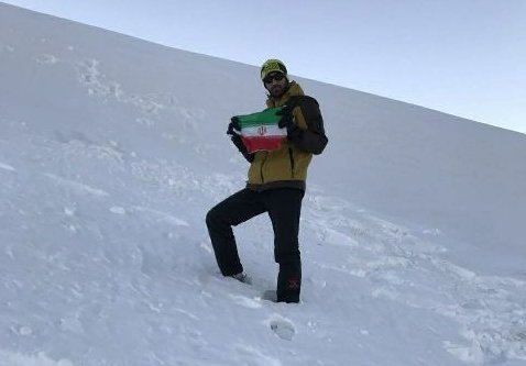 صعود موفقیت‌آمیز کارمند شهرداری منطقه ۷ به قله بزقوش سراب