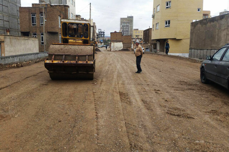 زیرسازی پروژه مسیرگشایی خیابان حجتی به چایکنار رو به اتمام است