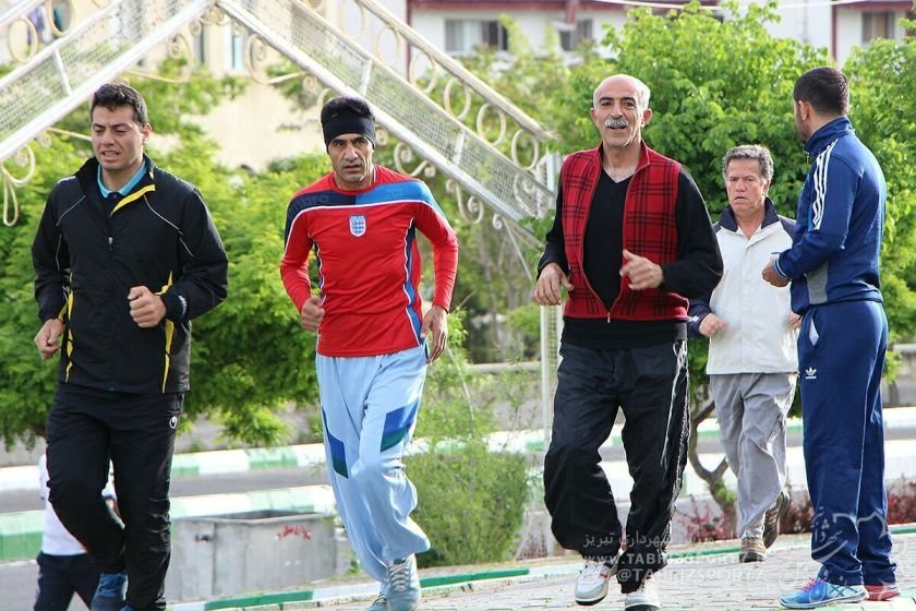 تداوم برگزاری ورزش صبحگاهی در بوستان های شهرداری منطقه 7 تبریز