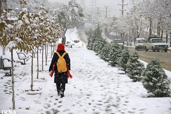 برف و کولاک برخی از مدارس آذربایجان شرقی را تعطیل کرد