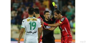 داوری که در خارج فخر فوتبال ایران است اما در لیگ مایه شرمساری!
