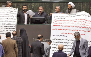 با نظام امنیتی کشور تقابل سیاسی کرده‌اند