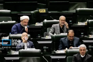 سیاست را به ابتذال انداختید