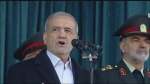حتی چهره های انقلابی، موضع قاطع پزشکیان در برابر ترامپ را ستایش نکردند