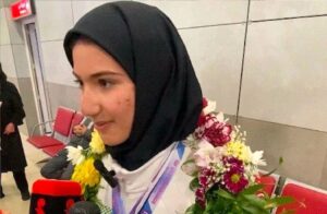 درس اخلاق دختر قهرمان آذربایجان به هواداران پرسپولیسی