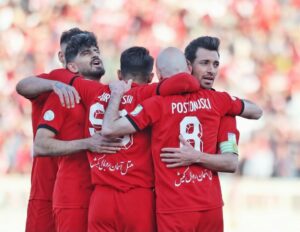 شاگردان اسکوچیچ با پرشورها سرود قهرمانی خواندند