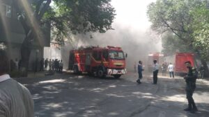 مهار آتش سوزی انبار کفاشی در تبریز
