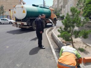 تشدید عملیات شست ‌و شو و گندزدایی کانال‌ها و آبروهای تبریز در فصل گرما