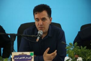 خرید ۵ دستگاه جاروب مکانیزه خدمات شهری/ آسفالت و ساخت المان ورودی غرب شهر آغاز می‌شود