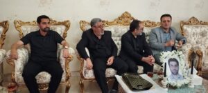 دیدار شهردار منطقه ۷ تبریز به همراه رئیس شورای اسلامی شهر و مدیران منطقه با خانواده شهید علی ملک‌پور