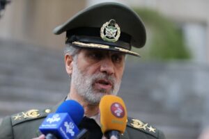 تهدید دشمن را تمام شده تلقی نمی‌کنیم