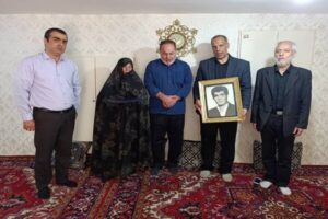 دیدار جانشین شورای پایگاه مقاومت امام علی (ع) با خانواده شهید والامقام یوسف قهرمانی