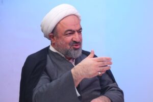 هر کاری برای دیده شدن، حتی خلاف نظر رهبری!