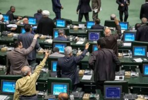 بستن تنگه هرمز و خروج از «ان‌پی‌تی» بهانه به دست دشمن می‌دهد
