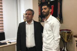 مدافع پرسپولیس قراردادش را تمدید کرد