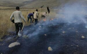 مهار حریق در منطقه ایشیقلو شهرستان ورزقان