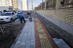 اجرای کفپوش پیاده‌رو مقابل برج‌های شهریاران ۵ و ۶ مرزداران