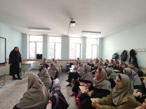 برگزاری کارگاه آموزشی روان شناسی برای دانش آموزان مقطع راهنمایی مدرسه شهید مستشاری