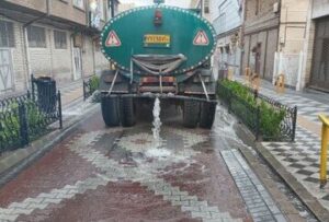شستشوی معابر مرکزی شهر در راستای طرح اجرای طرح “نگهداشت شهری”