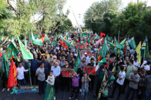 اهدای ۶۲۶ سفر کربلا و دوچرخه در راهپیمایی بزرگ غدیر خم/ هدیه ۱۰ میلیون تومانی به زوج‌های غدیری