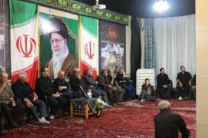 گرامیداشت رهبر شهید در مسجد امام حسین(ع) خیابان بهار برگزار شد