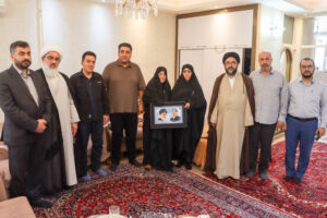 دیدار شهردار تبریز با خانواده معظم شهید والامقام «محمدهزوئی» و جانباز سرافراز «ناصر شهابی راد»