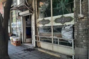 صدور اخطاریه به کافه داران آلوده کننده پیاده رو ها