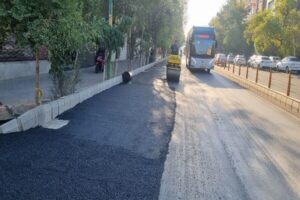 اجرای آسفالت‌ریزی اساسی مسیر BRT روی کانال جدیدالاحداث در منطقه ۸