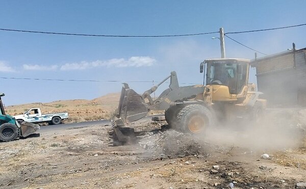 پاکسازی مکانیزه قطعات خالی و زمین های بلااستفاده در جاده و محلات آناخاتون پاکسازی مکانیزه قطعات خالی و زمین های بلااستفاده در جاده و محلات آناخاتون