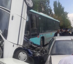 اتوبوس شهری در تبریز ترمز برید!