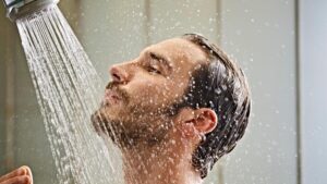 صبح دوش بگیریم یا شب؟